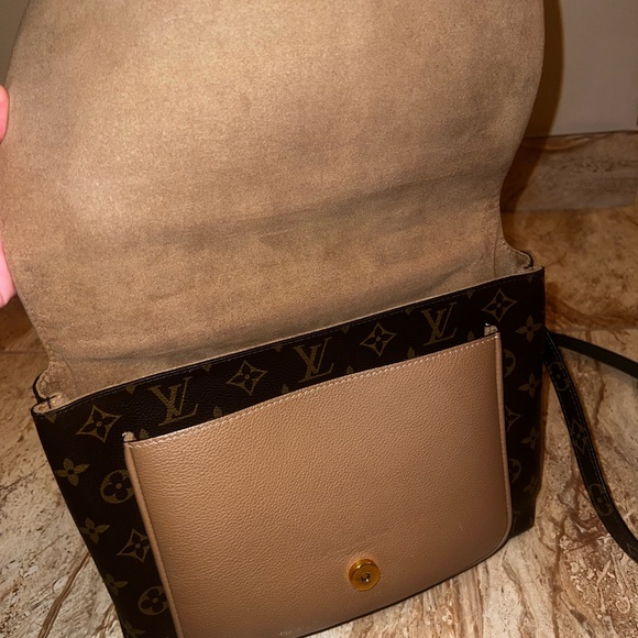 LOUIS VUITTON Crossbody/Handbag *GOOD CONDITION* - Picture 7 of 7